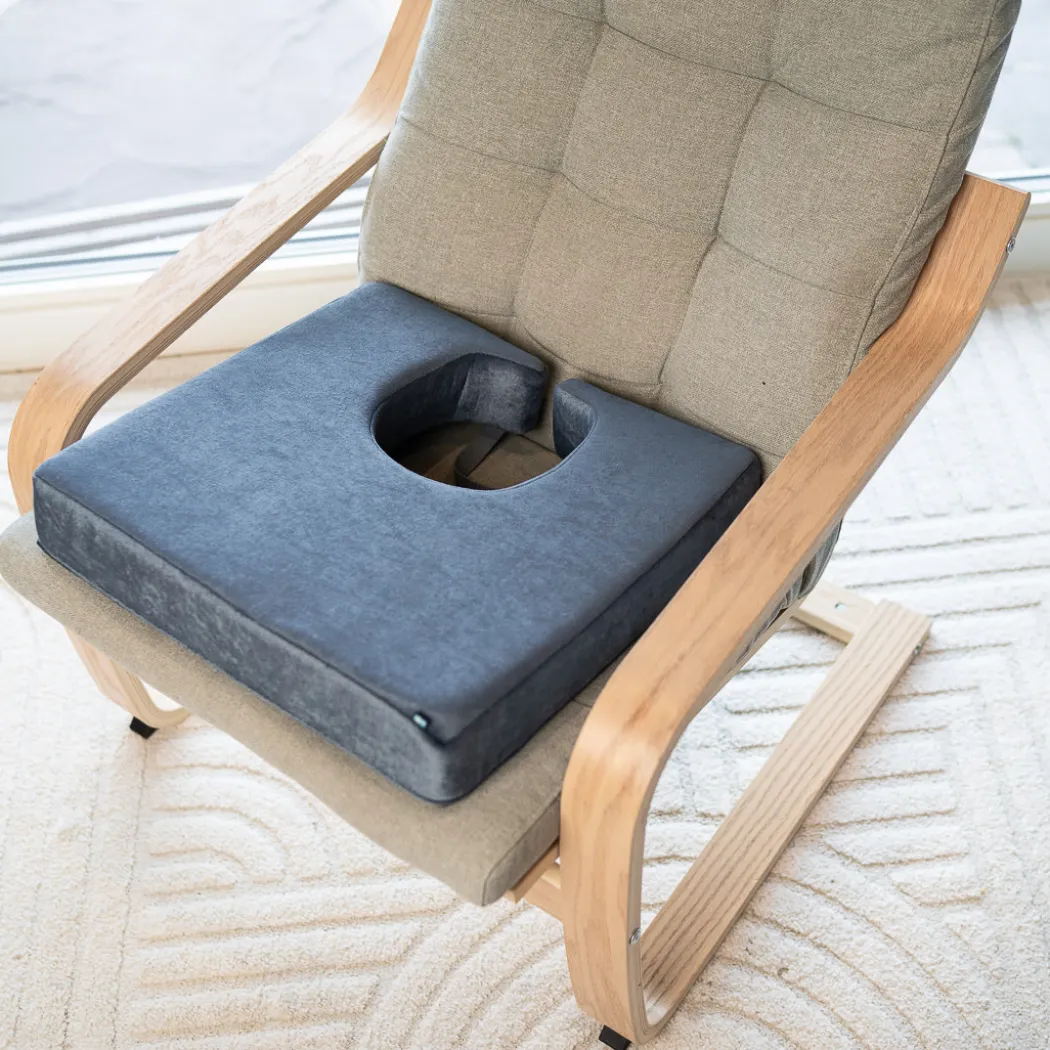 BIMA Sittepute med hull lett, 45x45x7,5cm
