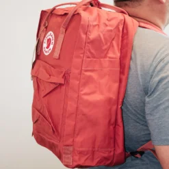 Fjällräven Kånken Laptop 17″ Ryggsekk, Dahlia