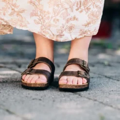 Klassisk Grete Waitz sandal med unike dempeegenskaper, brun