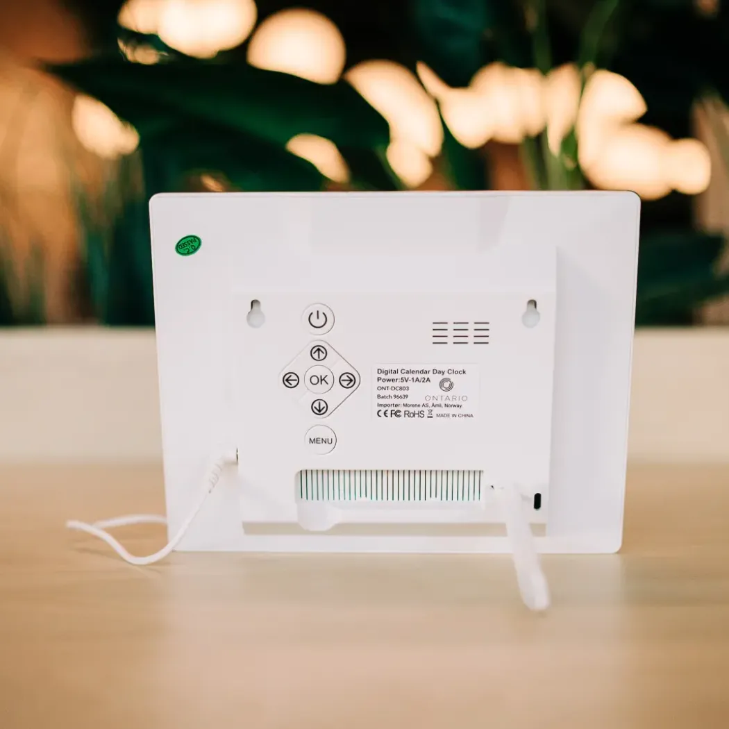 Lettleselig kalender-klokke 8″ – flere språk, hvit
