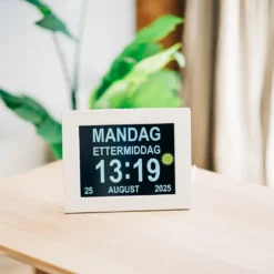 Lettleselig kalender-klokke 8″ – flere språk, hvit