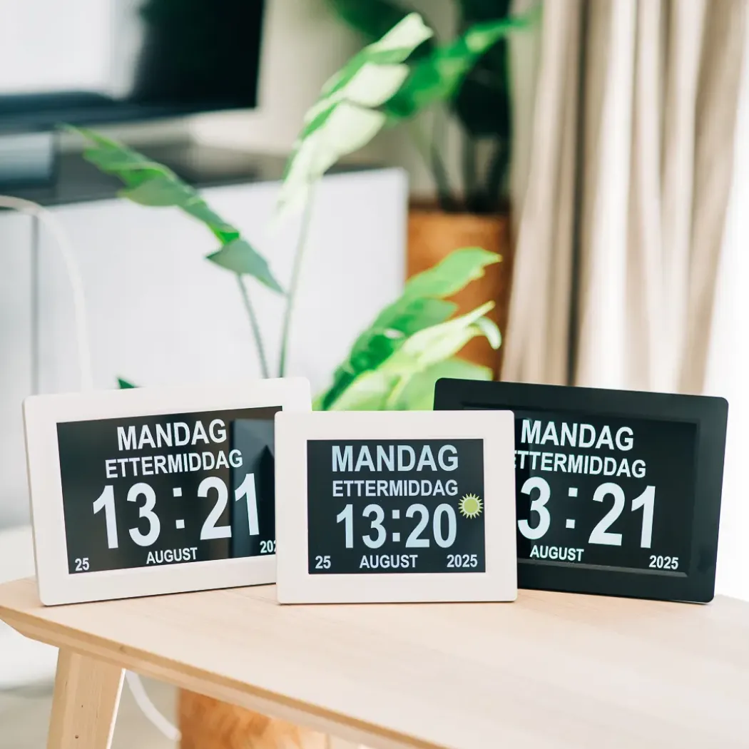 Lettleselig kalender-klokke 10″ – flere språk, hvit
