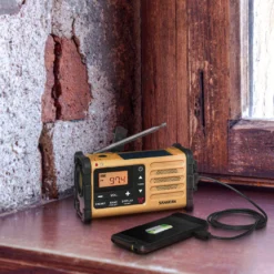Sangean MMR-88 bærbar nødradio med sveiv, solcelle, DAB+ og FM