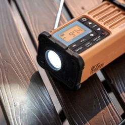 Sangean MMR-88 bærbar nødradio med sveiv, solcelle, DAB+ og FM