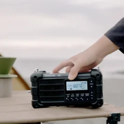 Sangean MMR-99 bærbar nødradio med sveiv, solcelle, DAB+, FM og Bluetooth, svart