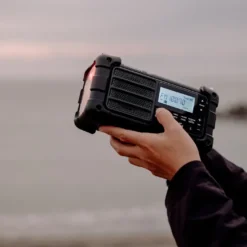 Sangean MMR-99 bærbar nødradio med sveiv, solcelle, DAB+, FM og Bluetooth, svart