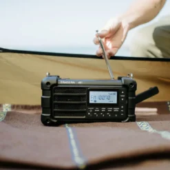 Sangean MMR-99 bærbar nødradio med sveiv, solcelle, DAB+, FM og Bluetooth, svart